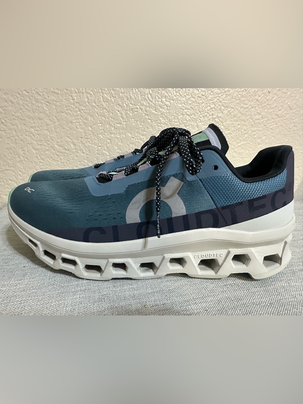 Men’s On Running Cloudmonster